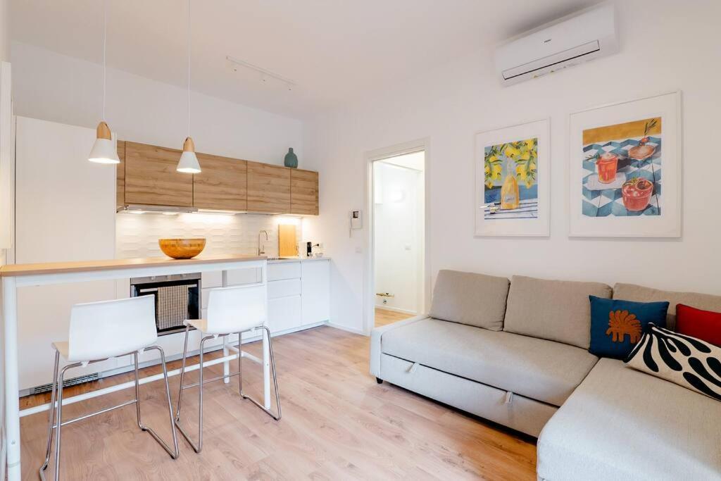 Luxury 1 Bedroom Apartment, Close To San Siro, Fiera And 10 Min Metro To Duomo Milán Exterior foto