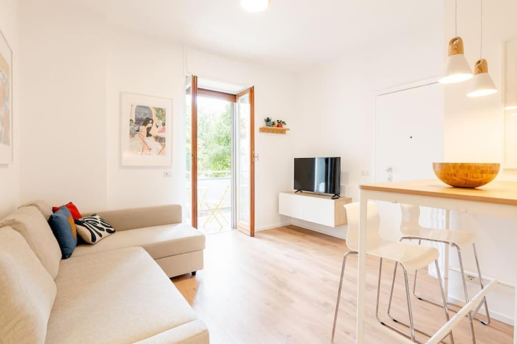 Luxury 1 Bedroom Apartment, Close To San Siro, Fiera And 10 Min Metro To Duomo Milán Exterior foto