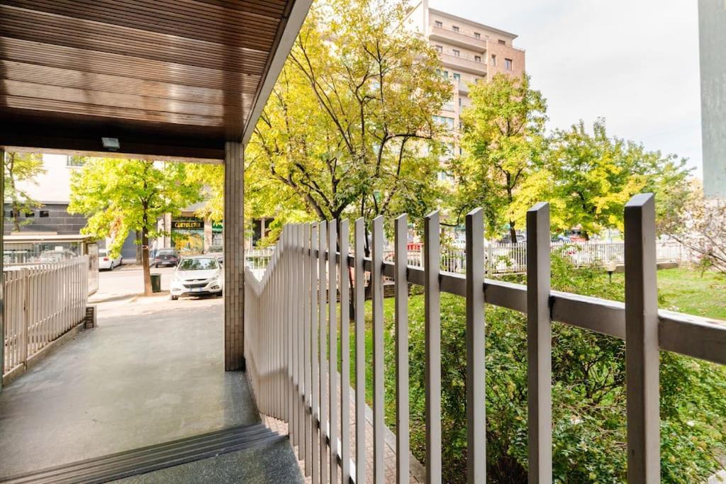 Luxury 1 Bedroom Apartment, Close To San Siro, Fiera And 10 Min Metro To Duomo Milán Exterior foto